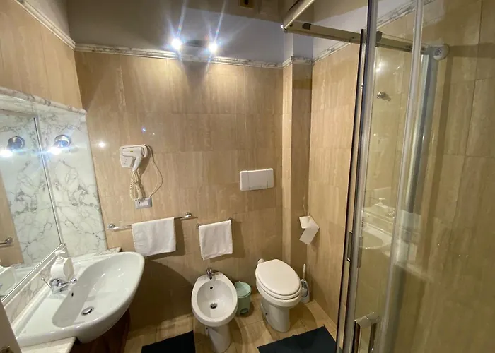 Lovely s In City Centre "Third Floor, Without Elevator"